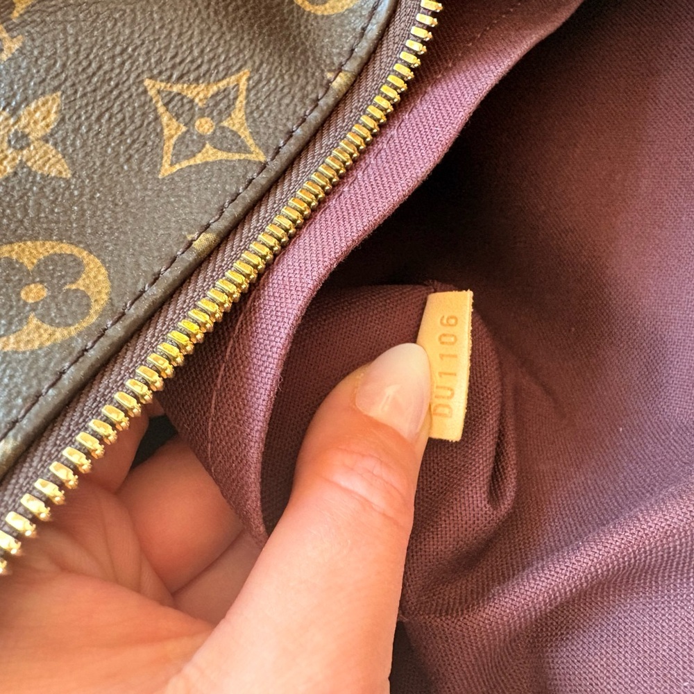 Louis Vuitton Monogram Canvas Shoulder Bag with Tan Trim - Picture 10 of 15